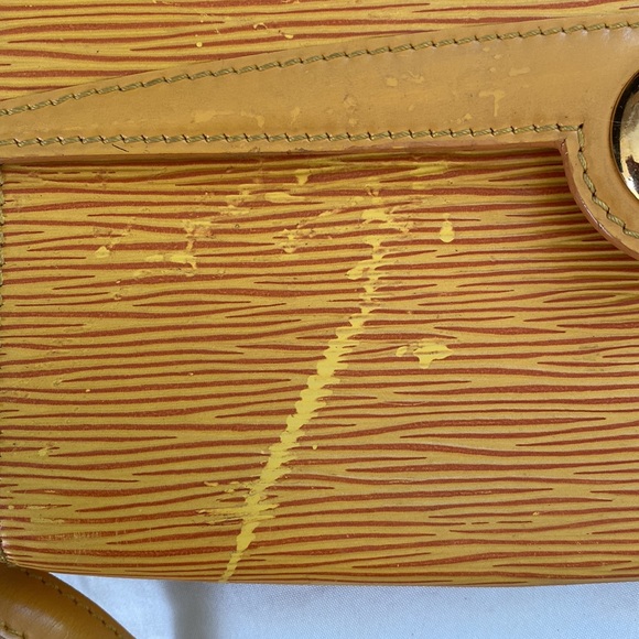 Louis Vuitton Epi Arsch Yellow Crossbody Bag - Picture 3 of 14